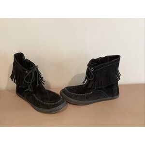UGG AUSTRALIA Women's 'Kaysa' Black Suede Moccasin Fringe Boots Size 5 Kids 3‎